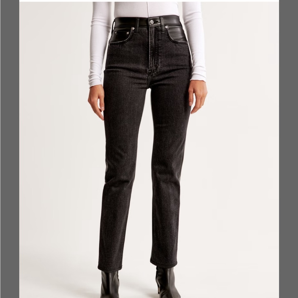 Abercrombie Ultra High rise 90s straight Jean